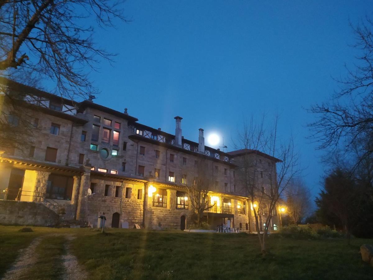Balneario De Corconte Hotel Cabanas de Virtus Екстериор снимка