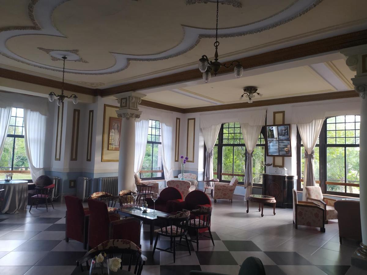 Balneario De Corconte Hotel Cabanas de Virtus Екстериор снимка